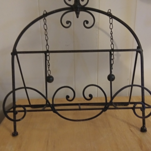 Mail holder - Picture 2 of 5